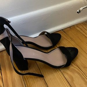 Black heeled sandals!